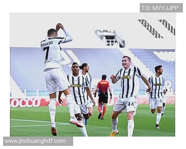 足球明星的魅力与影响力如何激励模仿者追随他们的脚步与风采