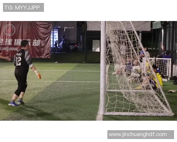 足球明星精彩瞬间集锦踢门时刻图片大全欣赏 足球明星精彩瞬间集锦踢门时刻图片大全欣赏