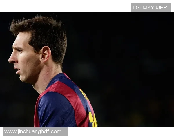 足球明星跪滑海报展现激情与坚持的完美结合引发球迷热议 足球明星跪滑海报展现激情与坚持的完美结合引发球迷热议